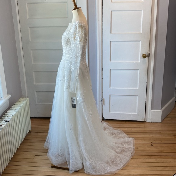 NWT Oleg Cassini High Neck Long Sleeve Illusion Neckline Wedding Dress, Size 12 - Picture 7 of 17